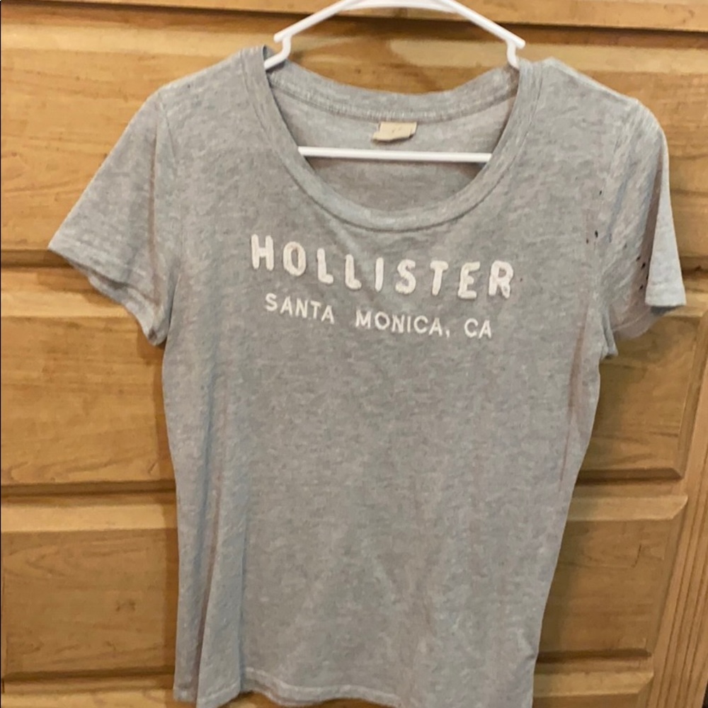 HOLLISTER T SHIRT